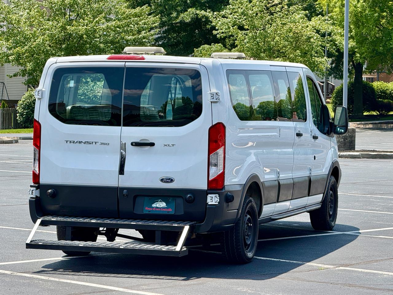 Ford Transit Passenger Wagon T-350 148" Low Roof XLT Swing-Out RH Dr 2018