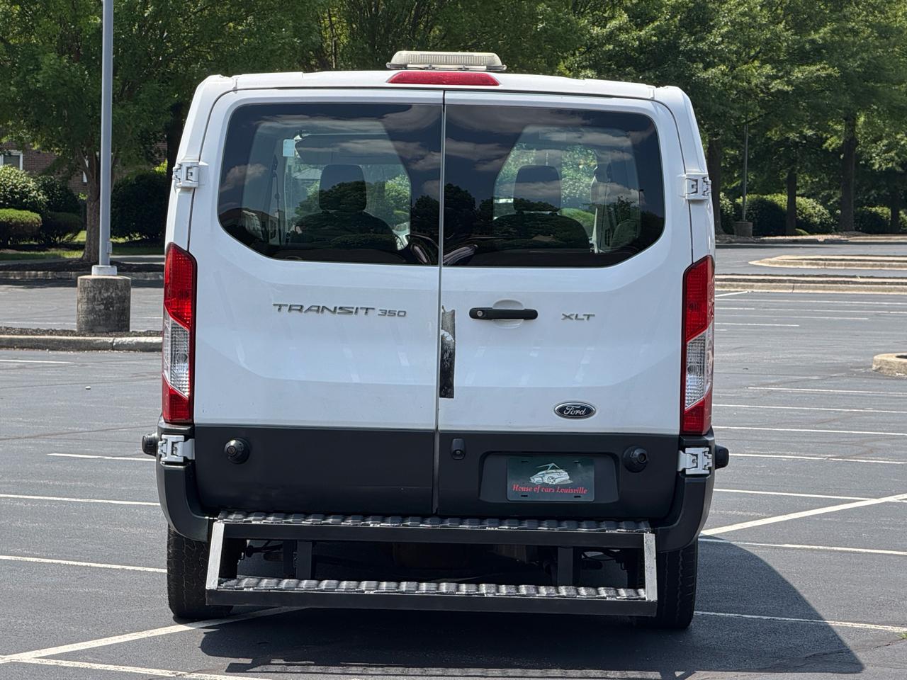 Ford Transit Passenger Wagon T-350 148" Low Roof XLT Swing-Out RH Dr 2018