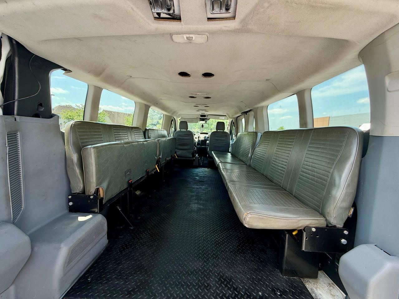 Ford Transit Passenger Wagon T-350 148" Low Roof XLT Swing-Out RH Dr 2018