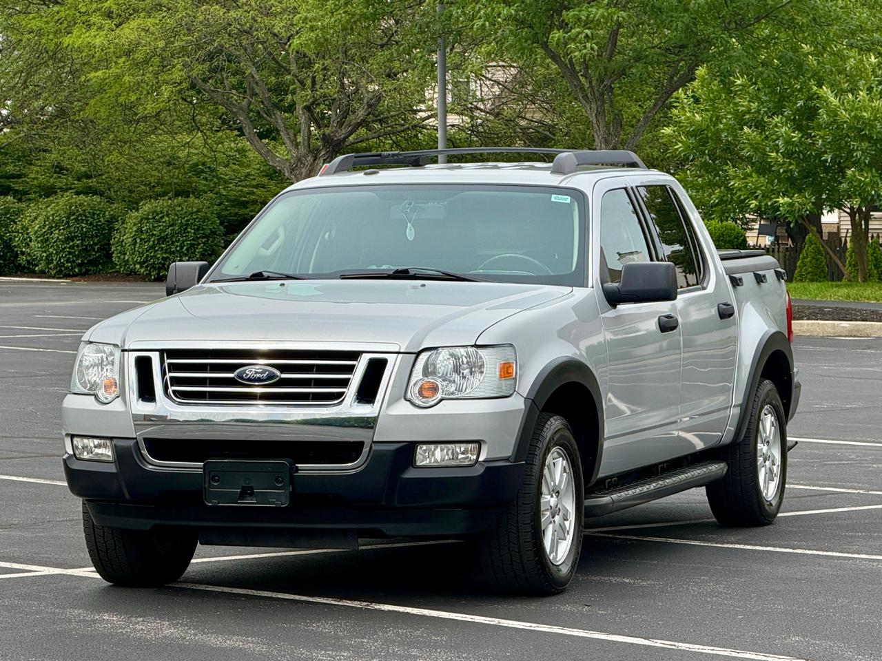 Ford Explorer Sport Trac RWD 4dr XLT 2010