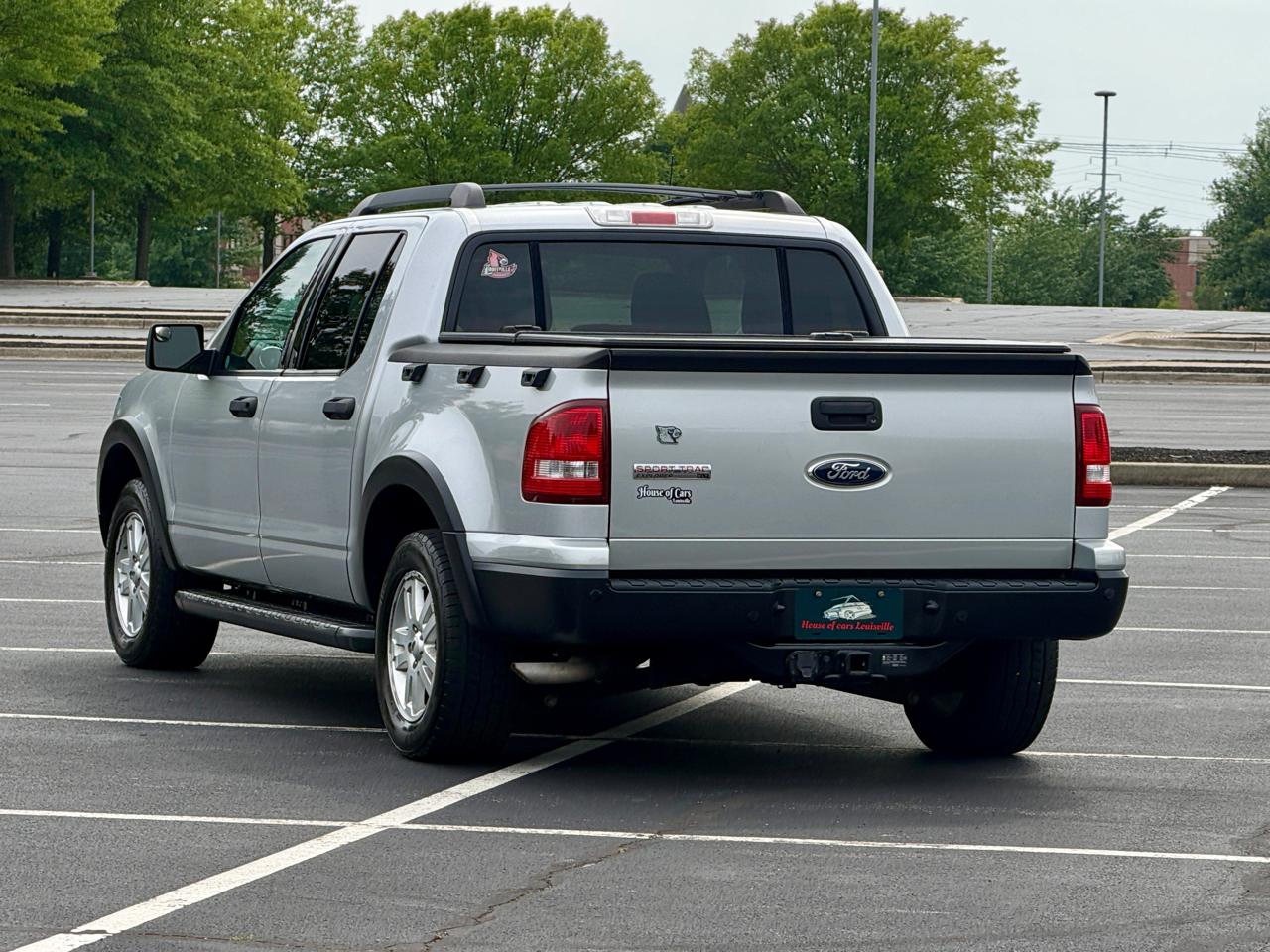 Ford Explorer Sport Trac RWD 4dr XLT 2010