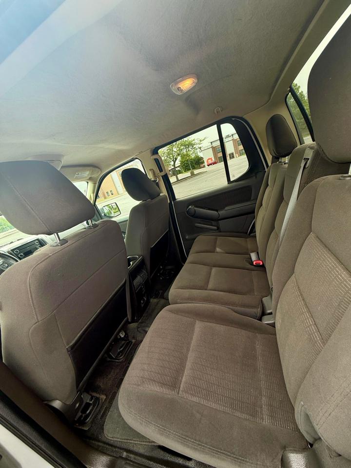 Ford Explorer Sport Trac RWD 4dr XLT 2010