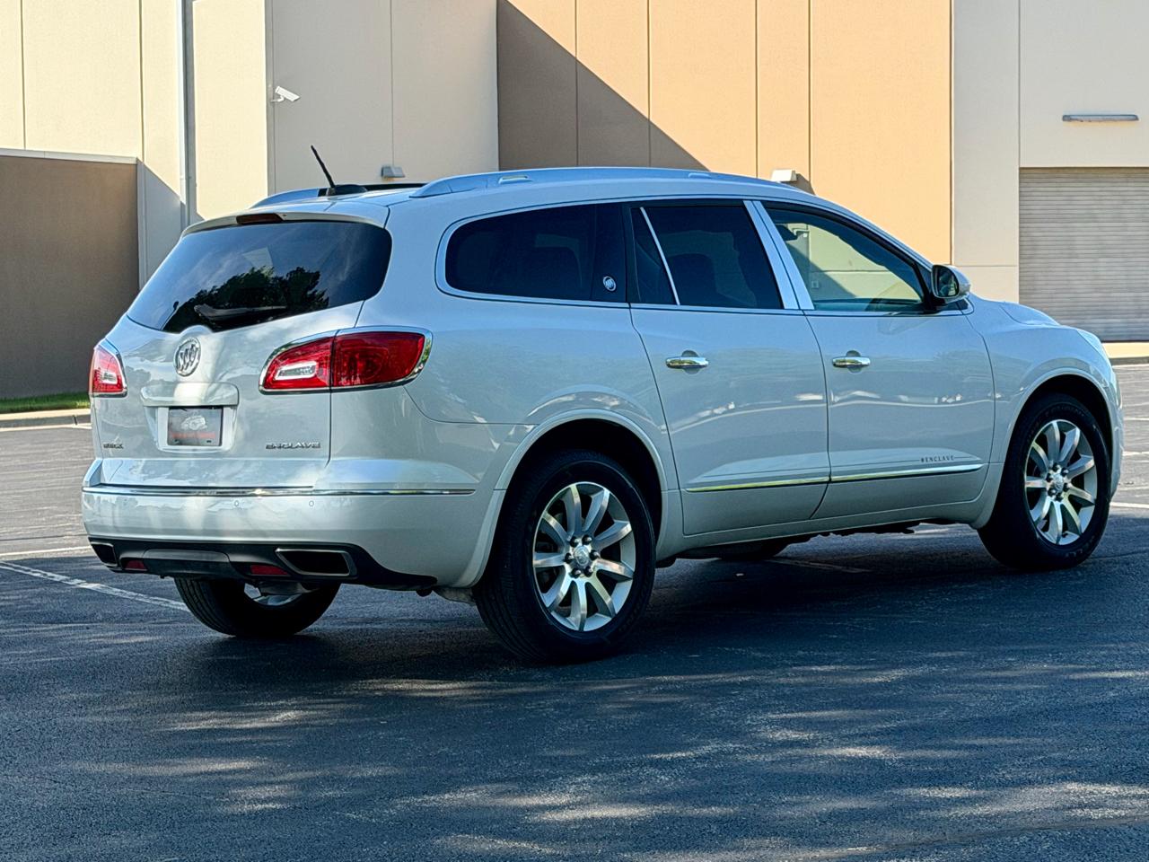 Buick Enclave FWD 4dr Premium 2016