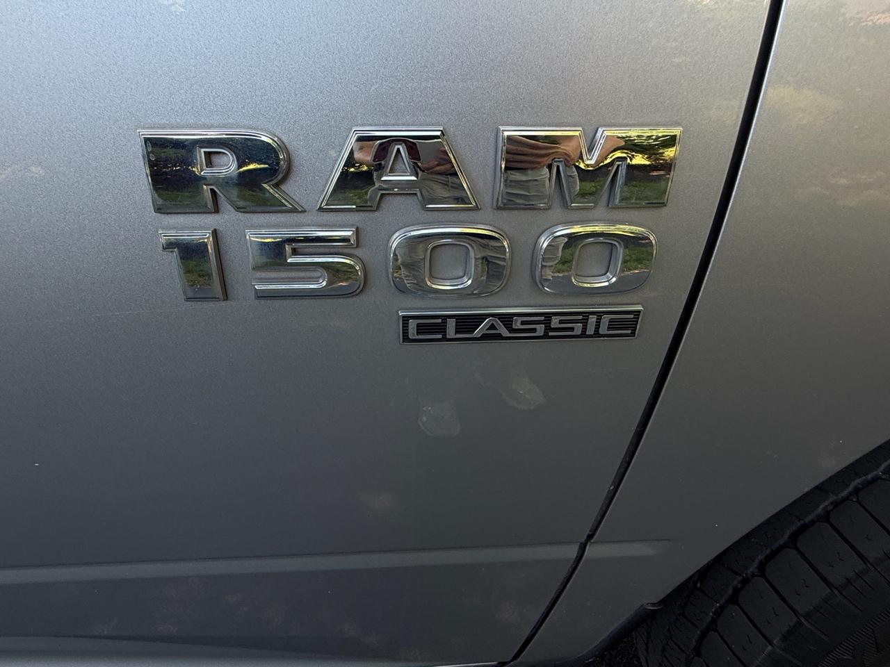 RAM 1500 Classic Tradesman 4x2 Reg Cab 8' Box 2019