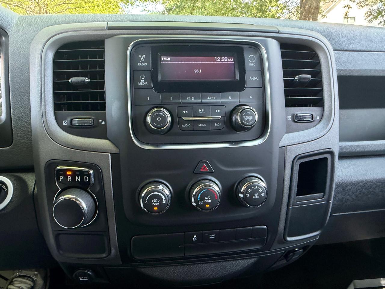 RAM 1500 Classic Tradesman 4x2 Reg Cab 8' Box 2019