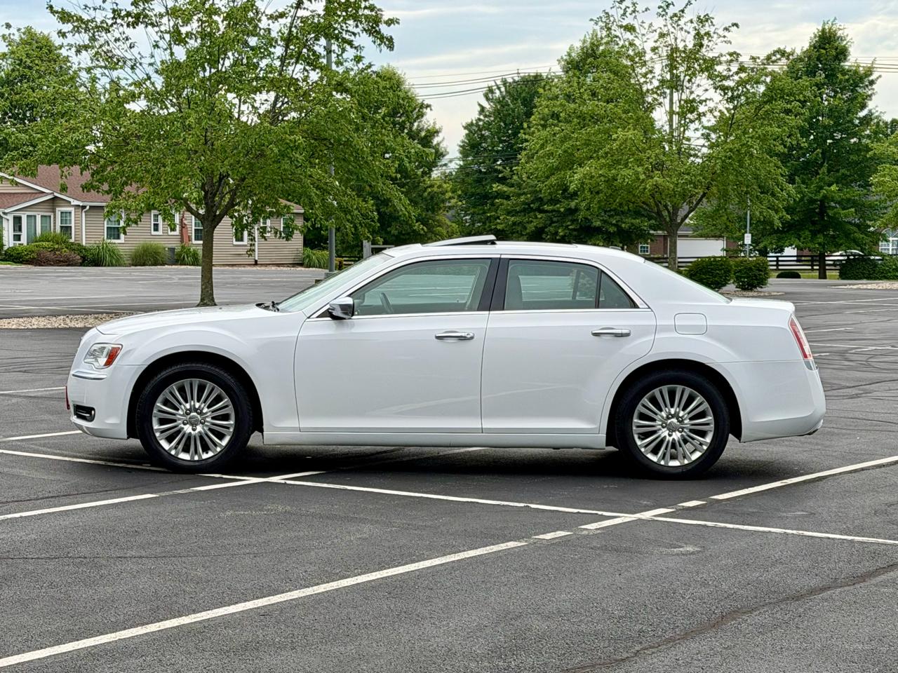 Chrysler 300 4dr Sdn Luxury Series AWD *Ltd Avail* 2013