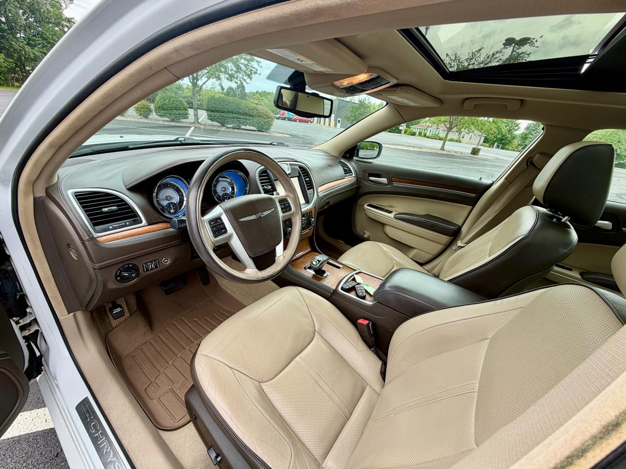 Chrysler 300 4dr Sdn Luxury Series AWD *Ltd Avail* 2013