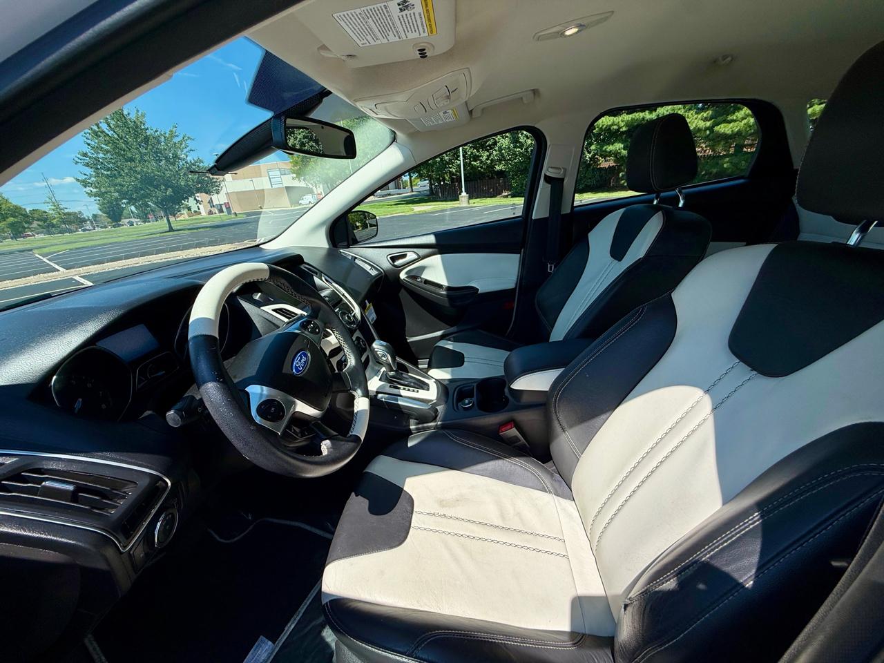 Ford Focus 5dr HB Titanium 2012