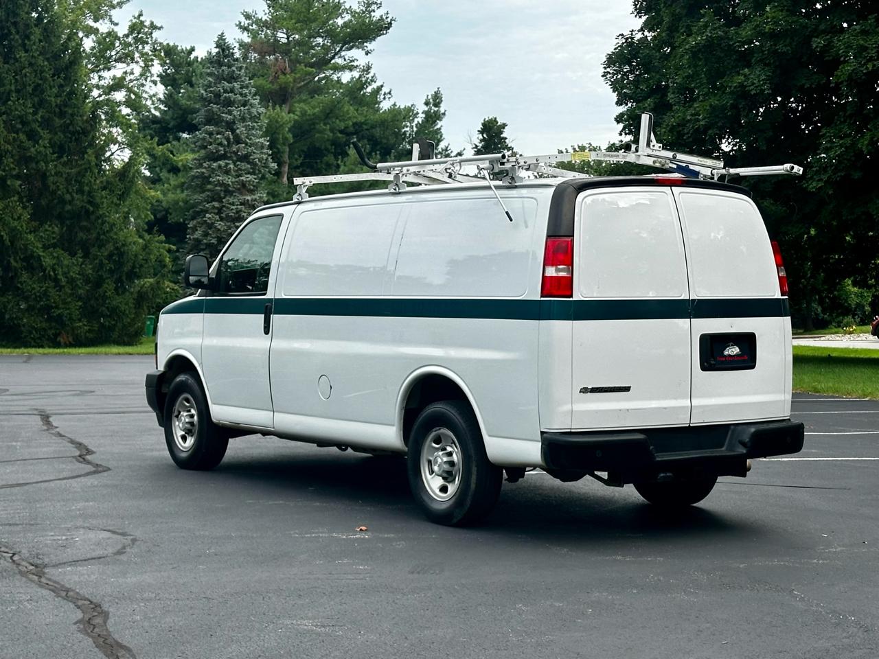 Chevrolet Express Cargo Van RWD 3500 135" 2019