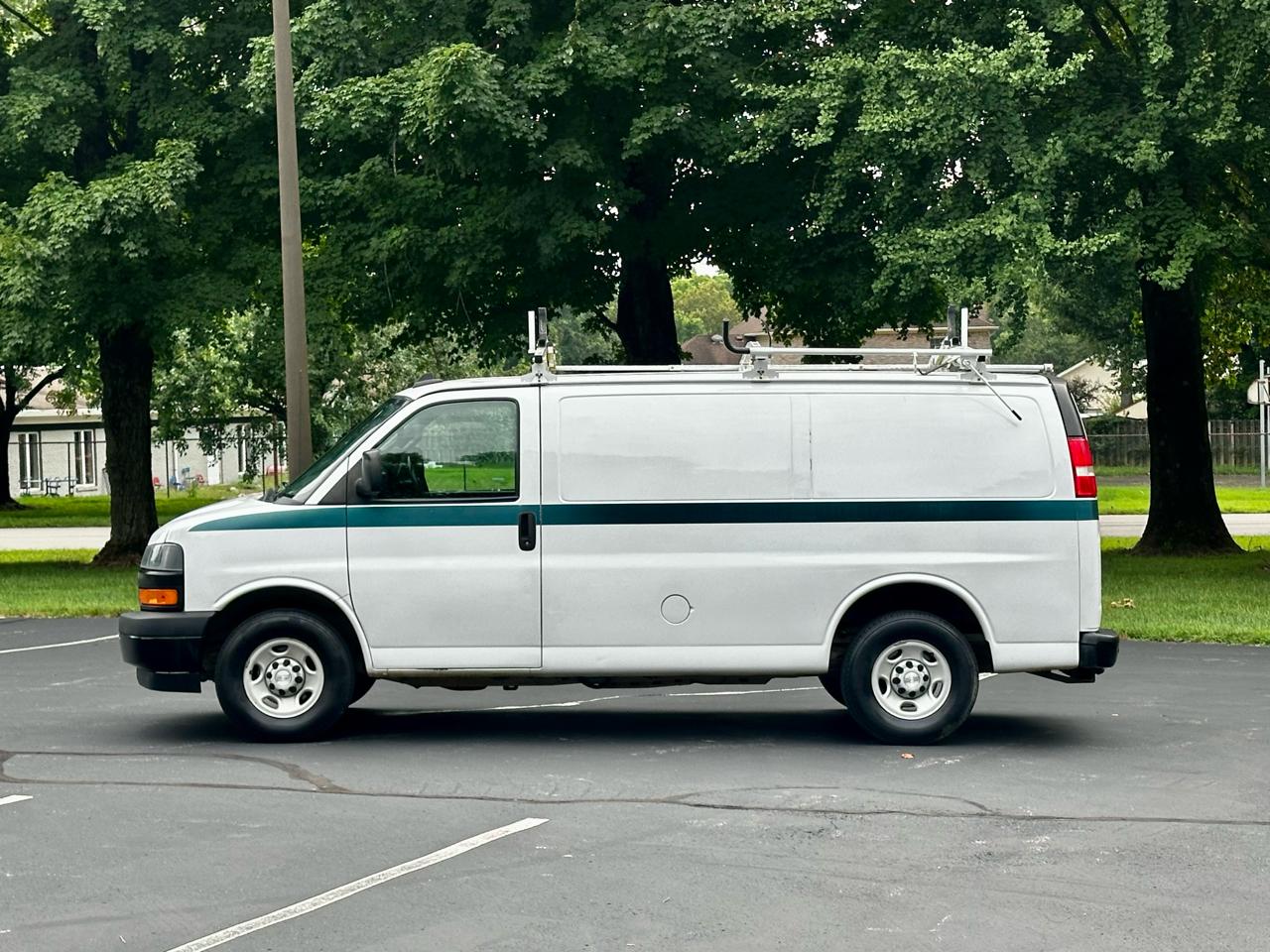 Chevrolet Express Cargo Van RWD 3500 135" 2019
