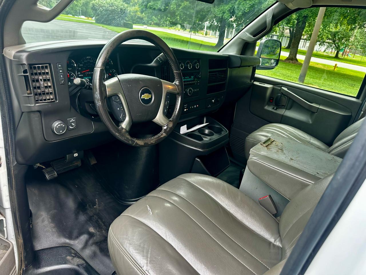 Chevrolet Express Cargo Van RWD 3500 135" 2019