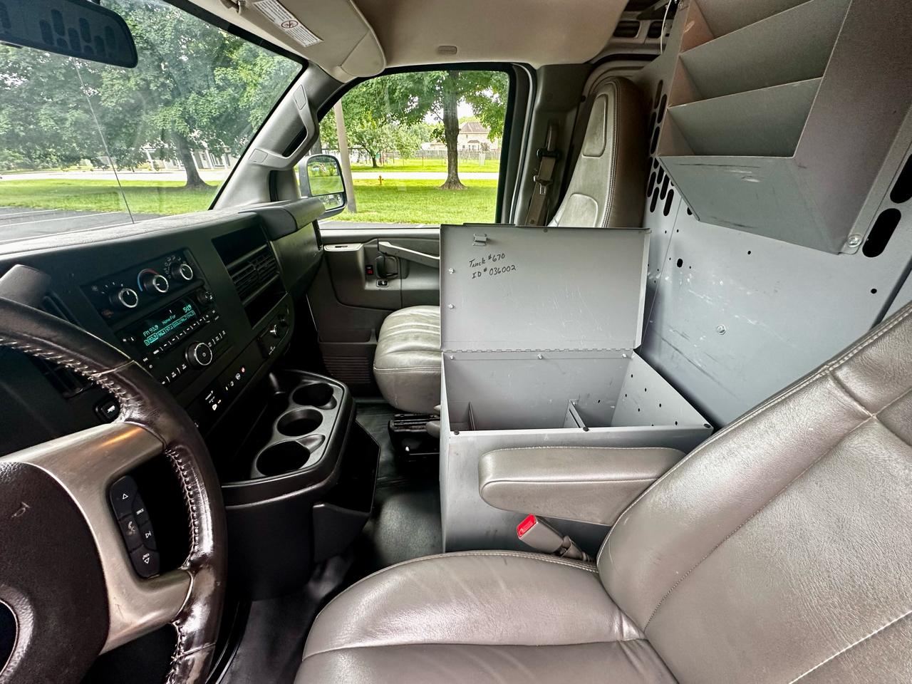 Chevrolet Express Cargo Van RWD 3500 135" 2019