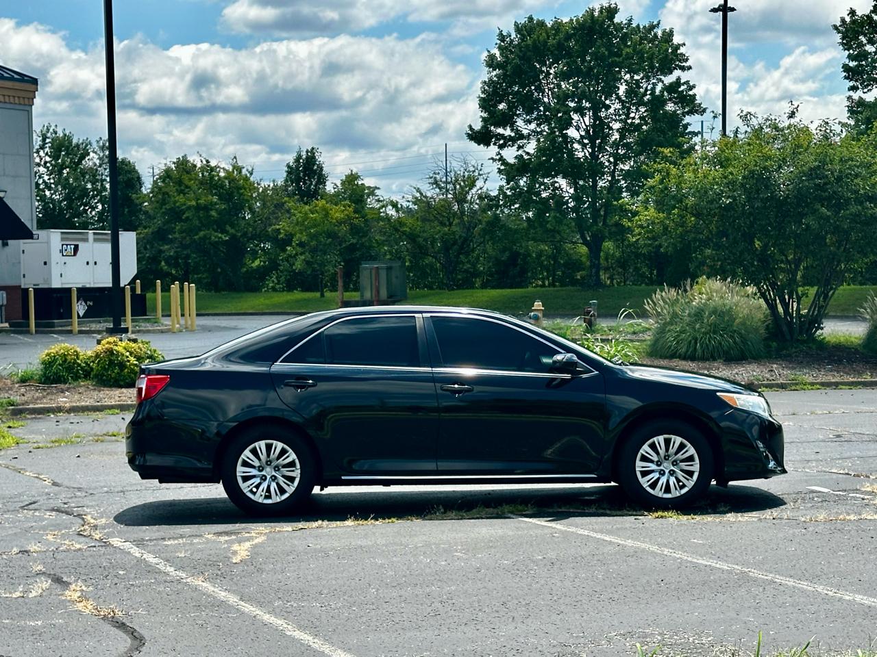 Toyota Camry 4dr Sdn I4 Auto XLE (Natl) 2013