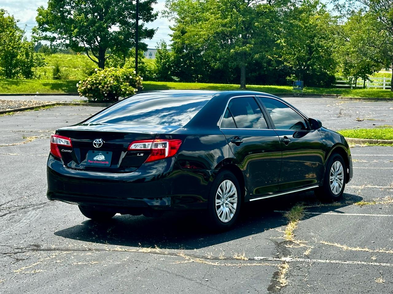 Toyota Camry 4dr Sdn I4 Auto XLE (Natl) 2013
