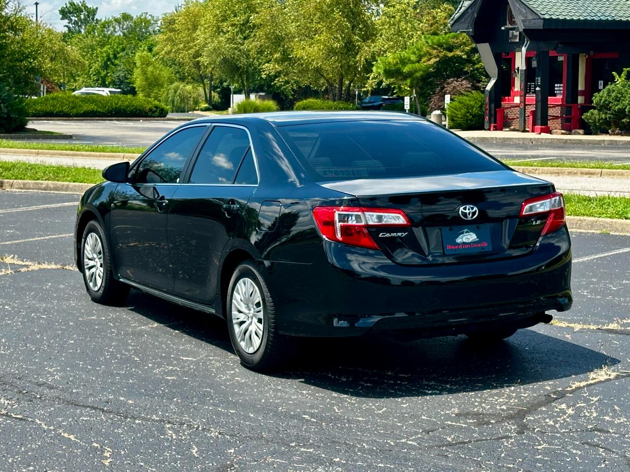 Toyota Camry 4dr Sdn I4 Auto XLE (Natl) 2013