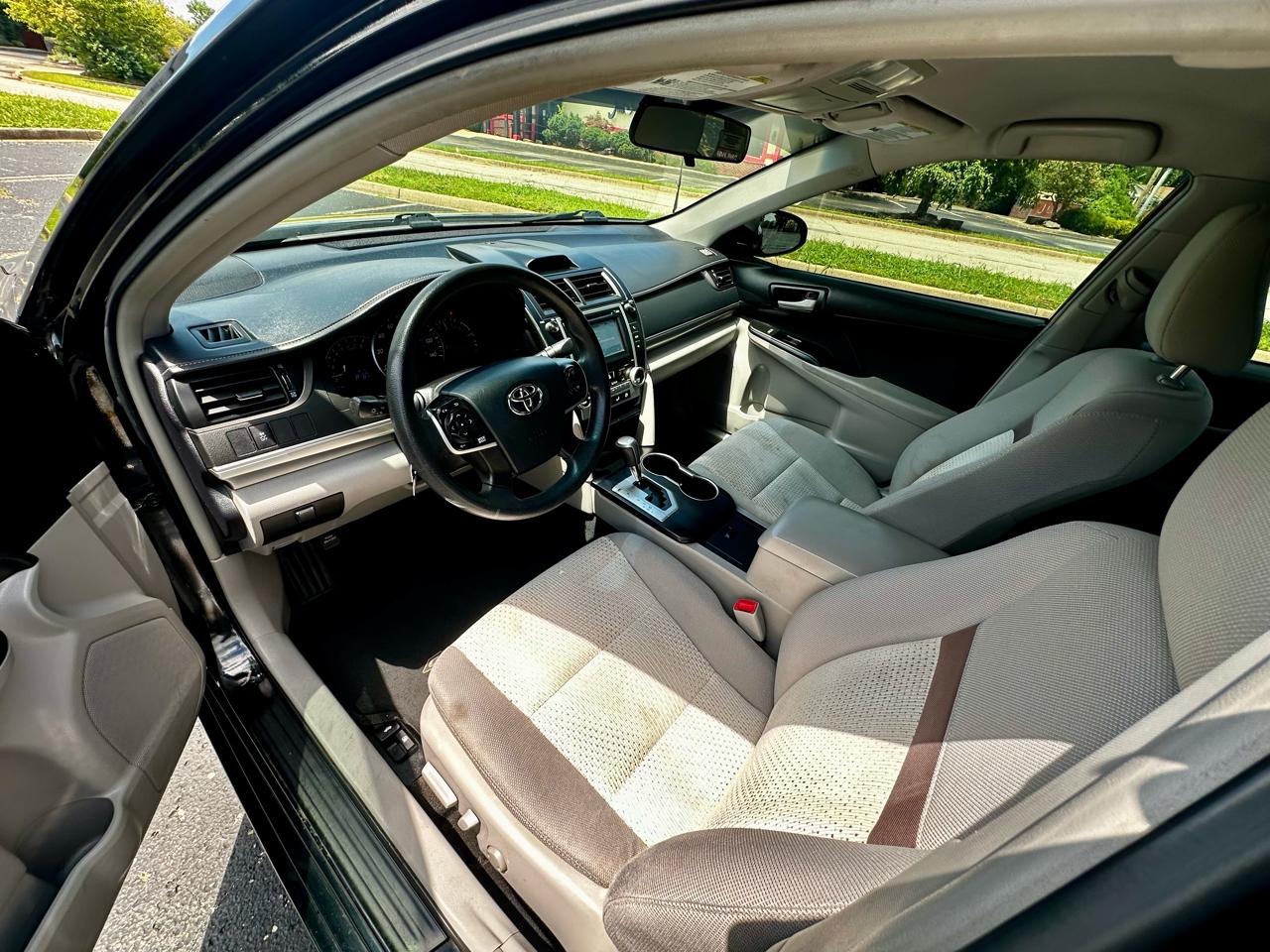 Toyota Camry 4dr Sdn I4 Auto XLE (Natl) 2013
