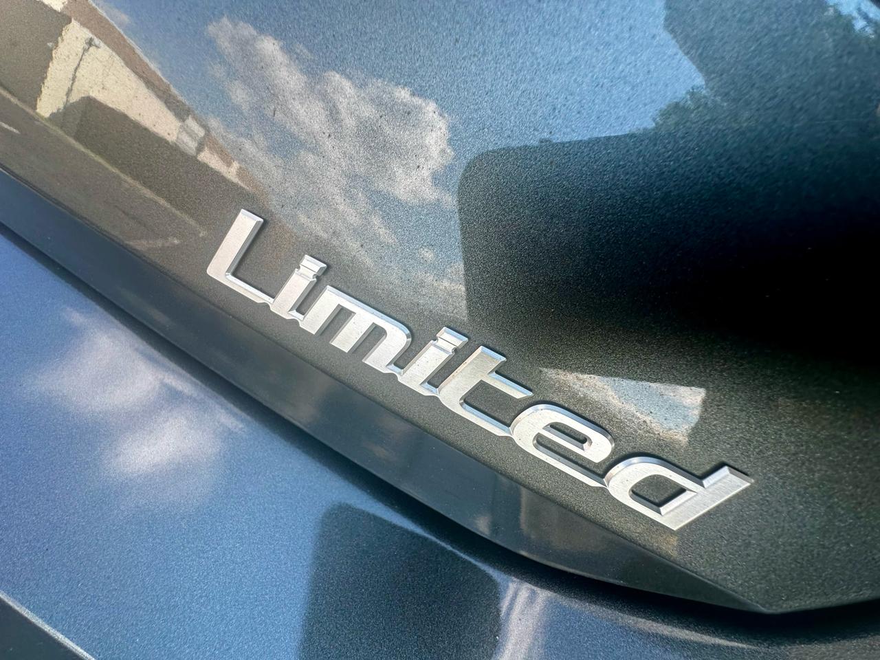 Hyundai Elantra Limited IVT 2024