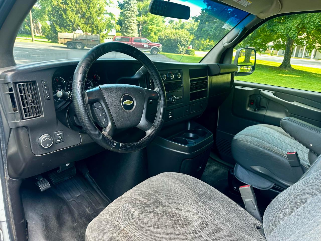 Chevrolet Express Cargo Van RWD 2500 135" 2015