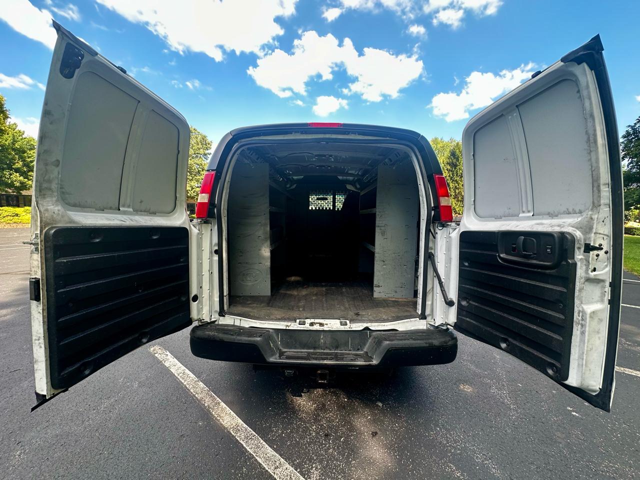 Chevrolet Express Cargo Van RWD 2500 135" 2015