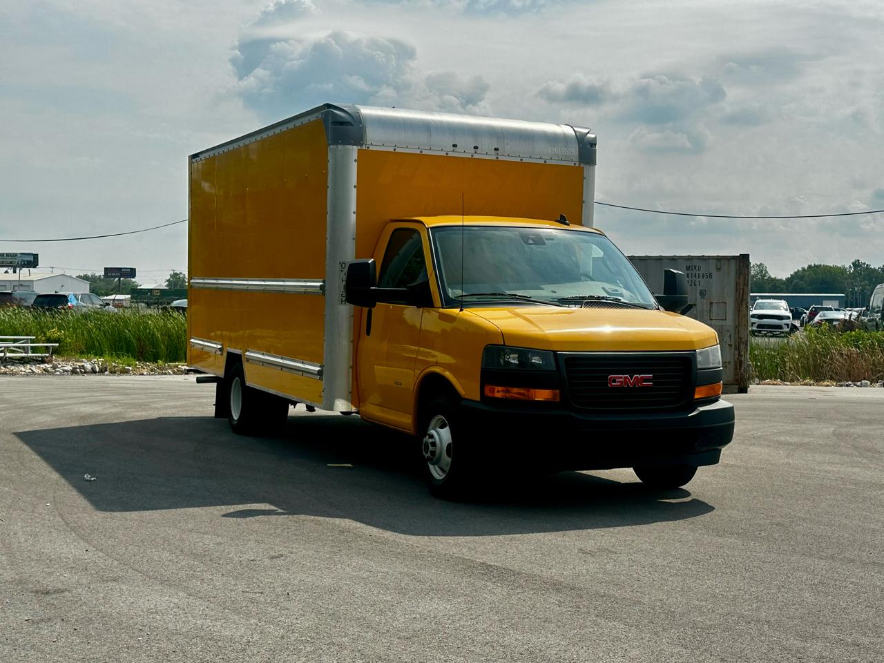 GMC Savana Commercial Cutaway 3500 Van 177" 2021