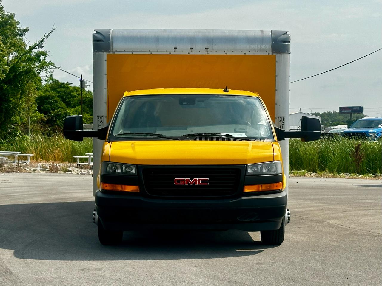 GMC Savana Commercial Cutaway 3500 Van 177" 2021