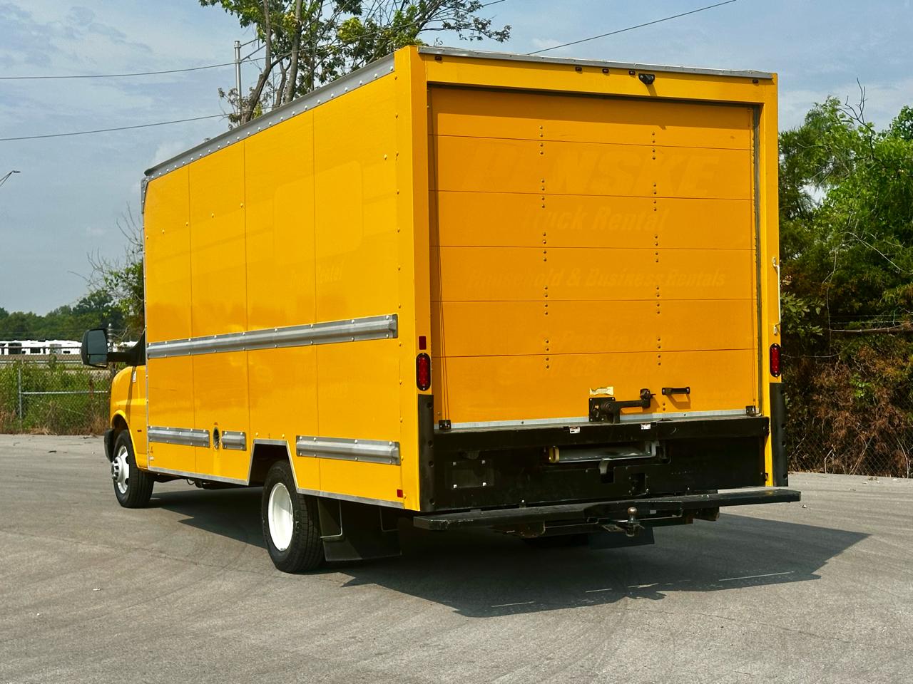 GMC Savana Commercial Cutaway 3500 Van 177" 2021
