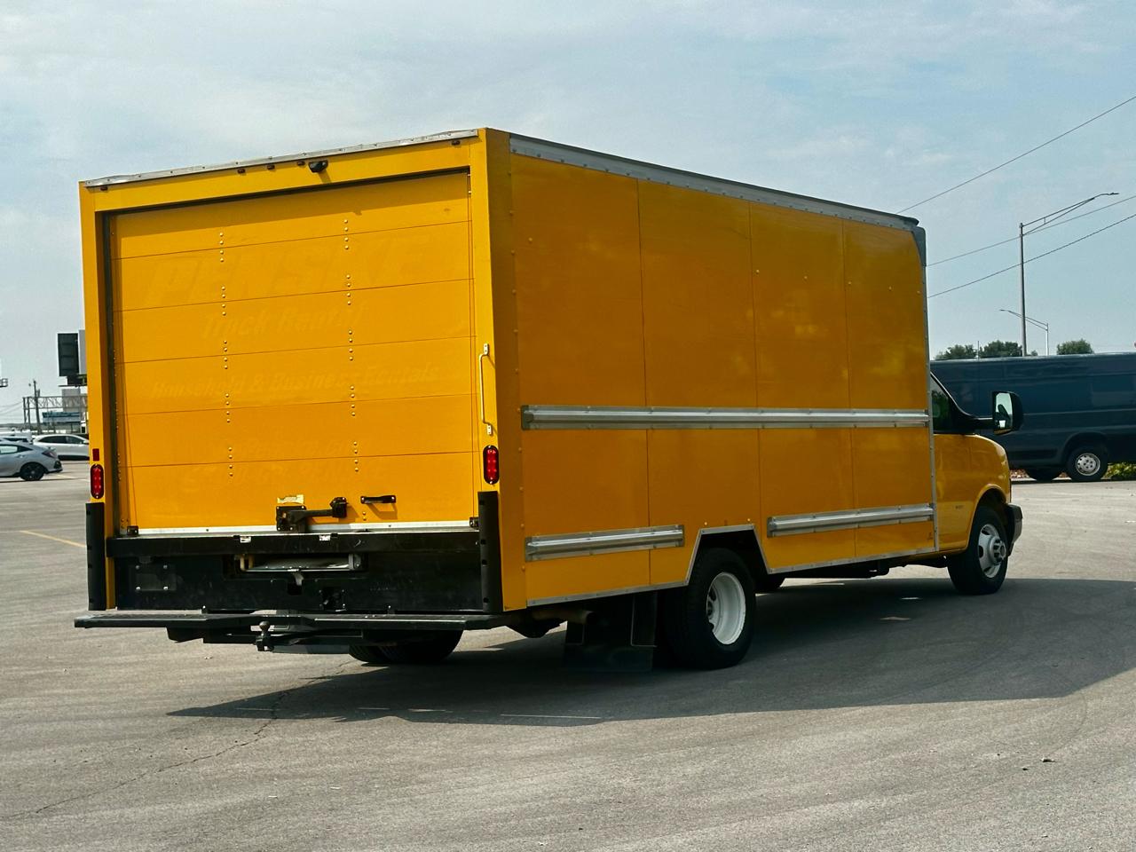 GMC Savana Commercial Cutaway 3500 Van 177" 2021