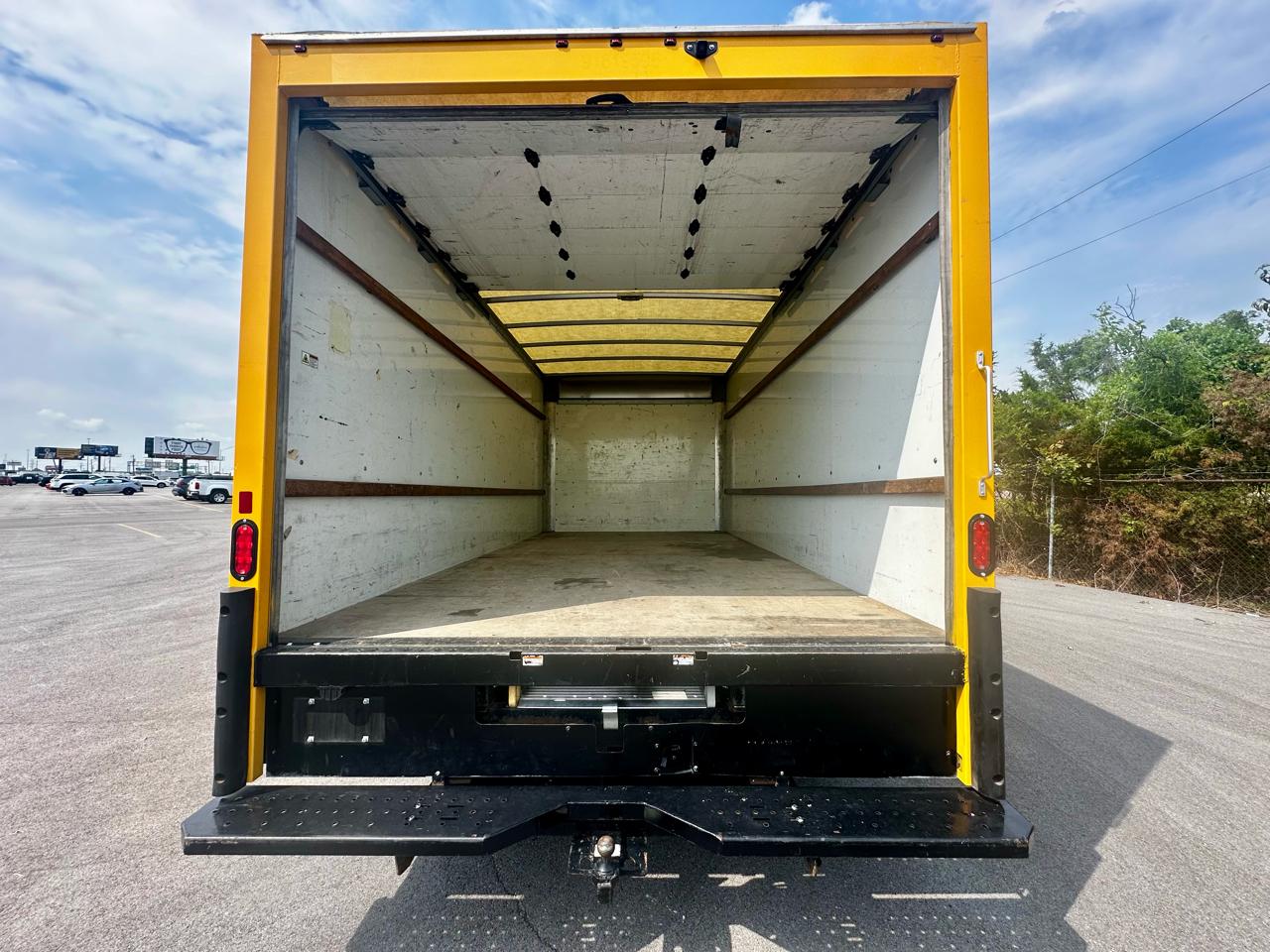 GMC Savana Commercial Cutaway 3500 Van 177" 2021