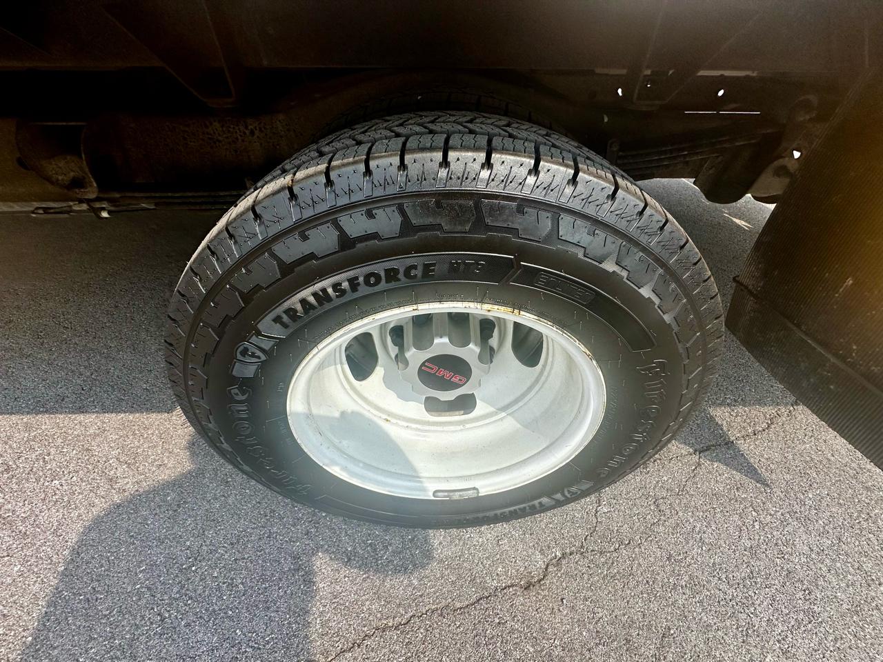 GMC Savana Commercial Cutaway 3500 Van 177" 2021
