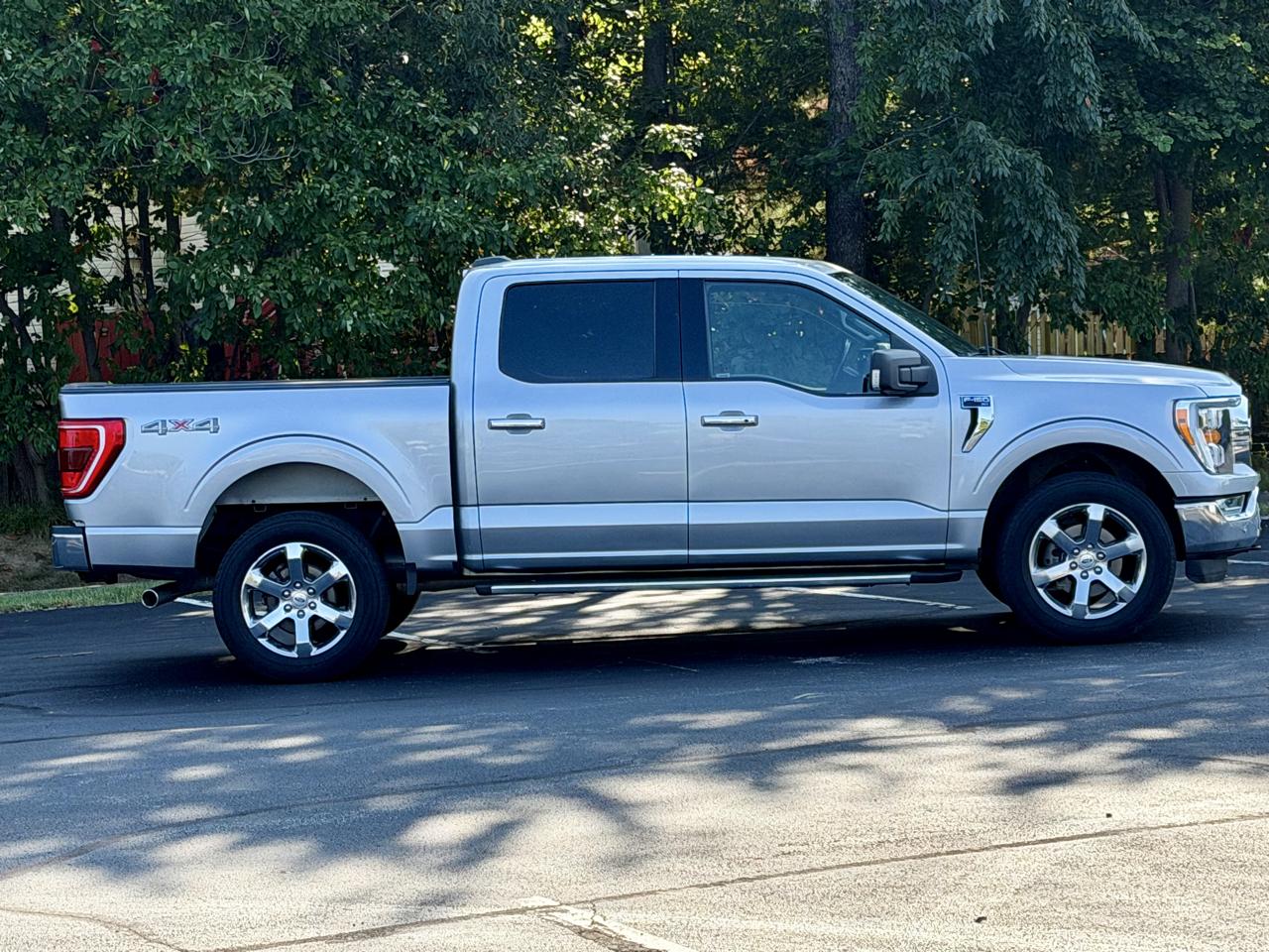 Ford F-150 4WD SuperCrew 150" XLT 2022