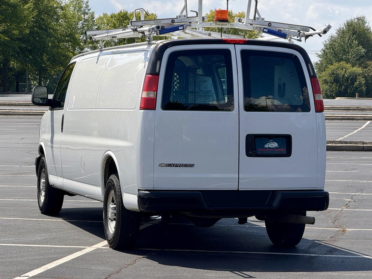 Chevrolet Express Cargo Van RWD 2500 155" 2016