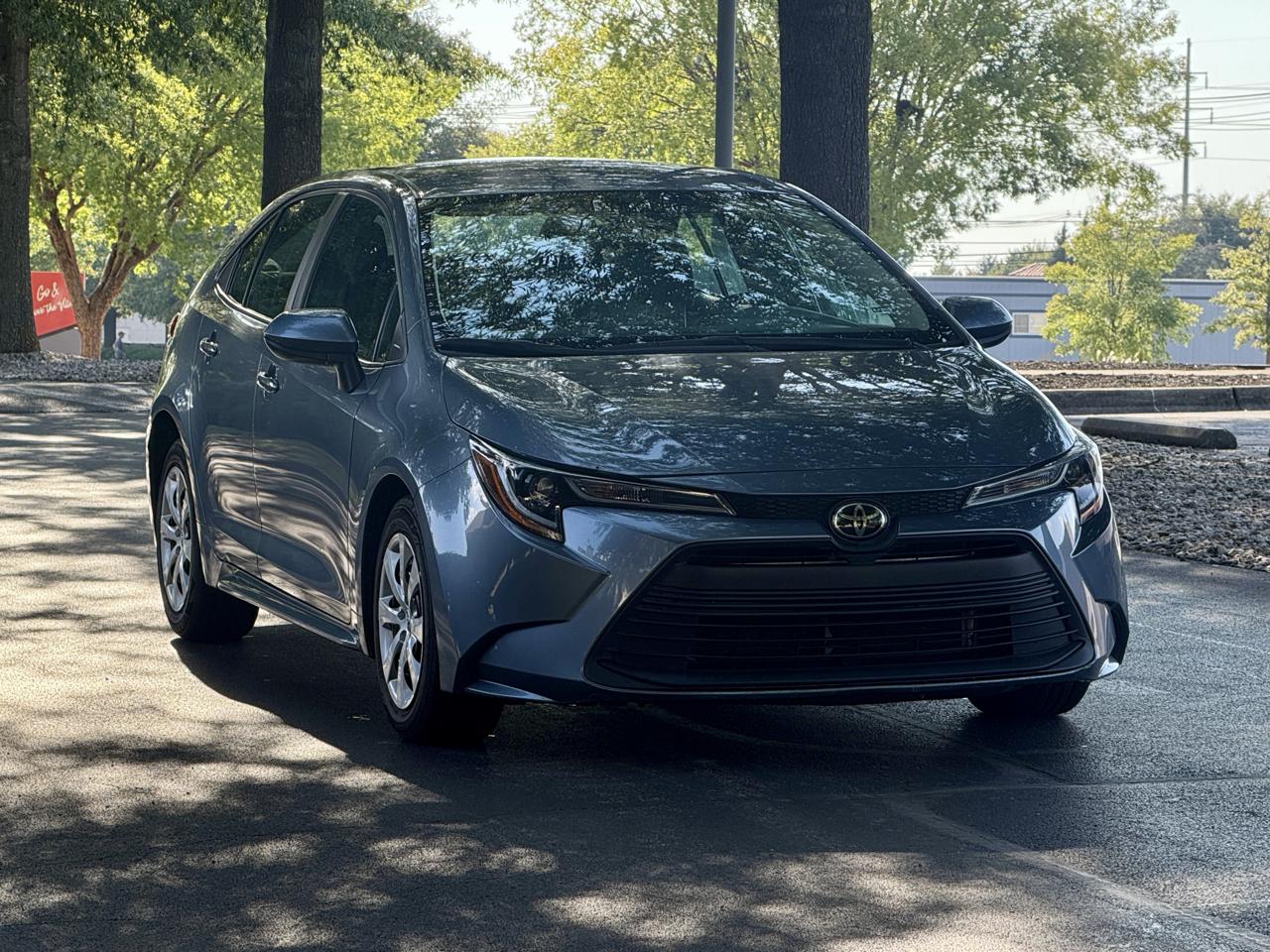 Toyota Corolla 4dr Sdn LE Auto 2024