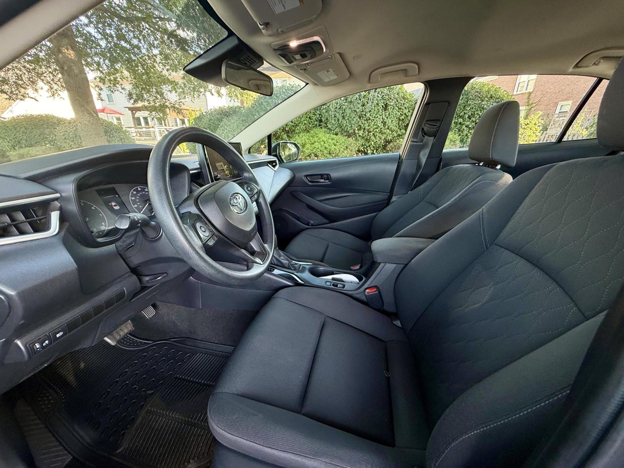 Toyota Corolla 4dr Sdn LE Auto 2024