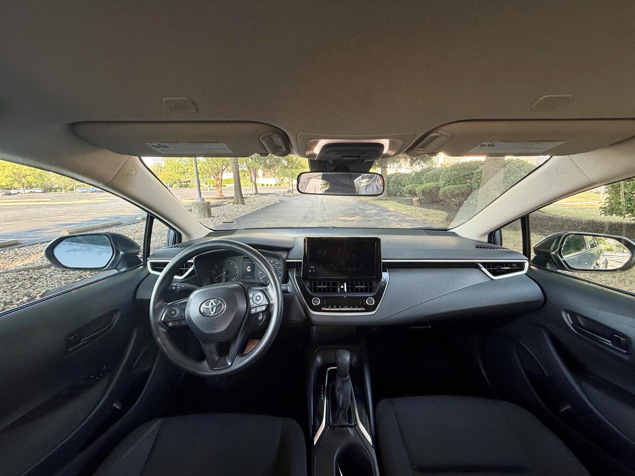 Toyota Corolla 4dr Sdn LE Auto 2024