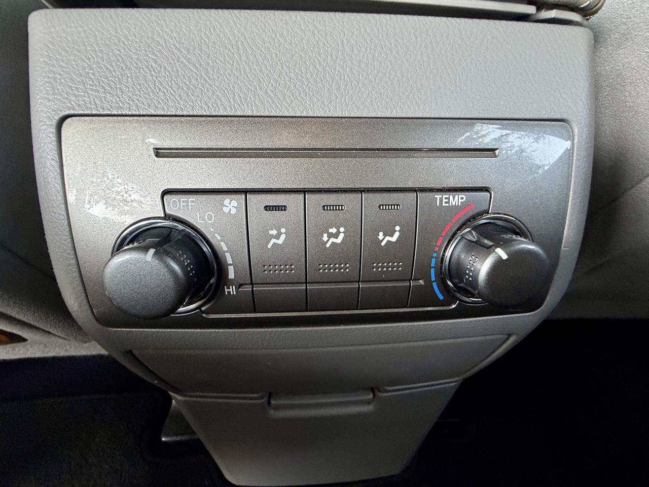 Toyota Highlander FWD 4dr I4 (Natl) 2013