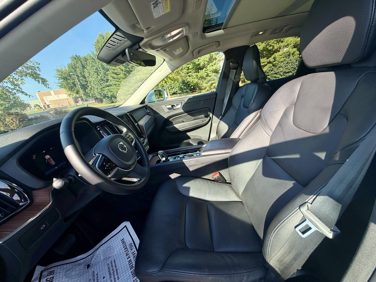 Volvo XC60 B5 AWD Plus Bright Theme 2023