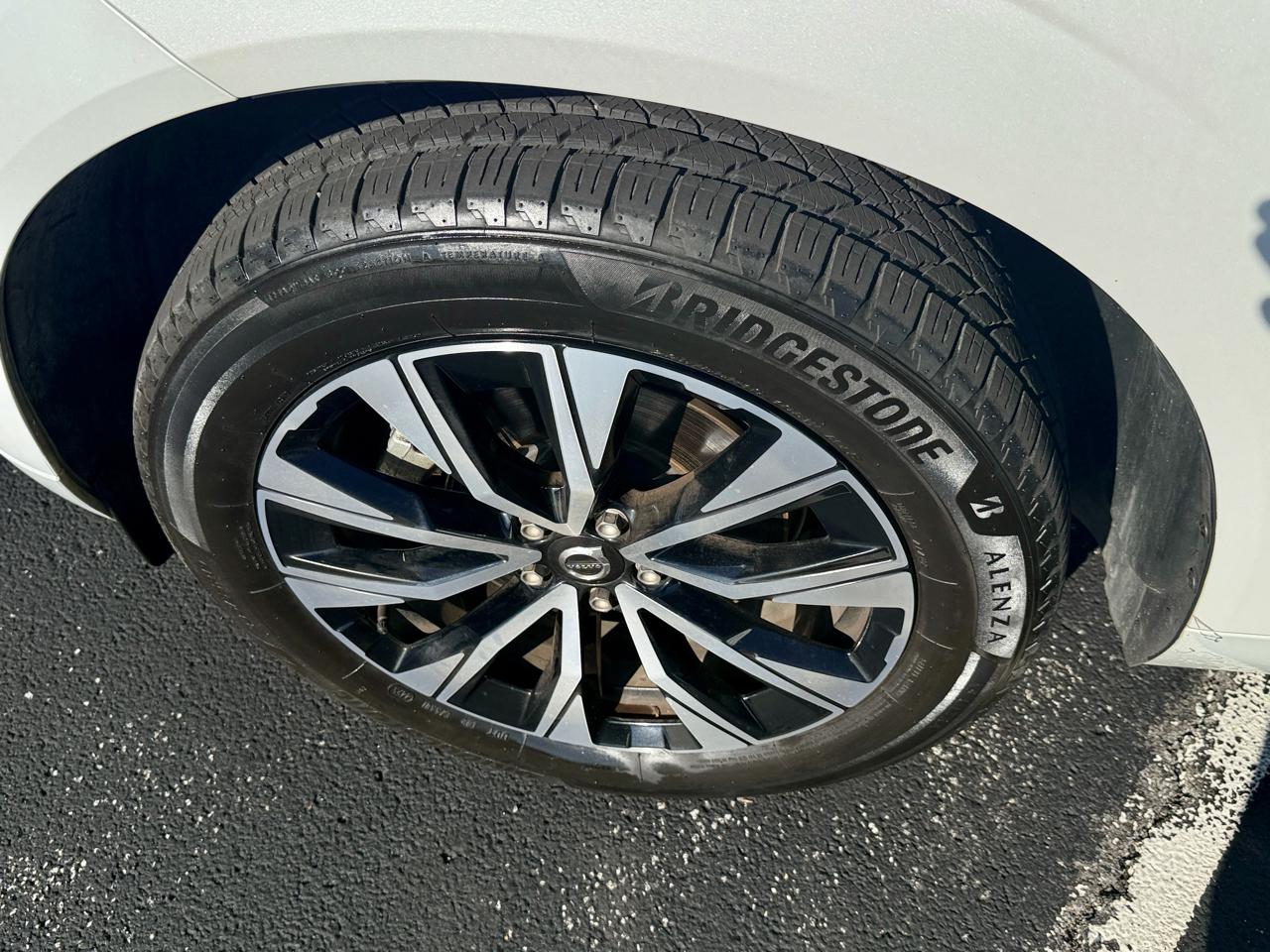 Volvo XC60 B5 AWD Plus Bright Theme 2023