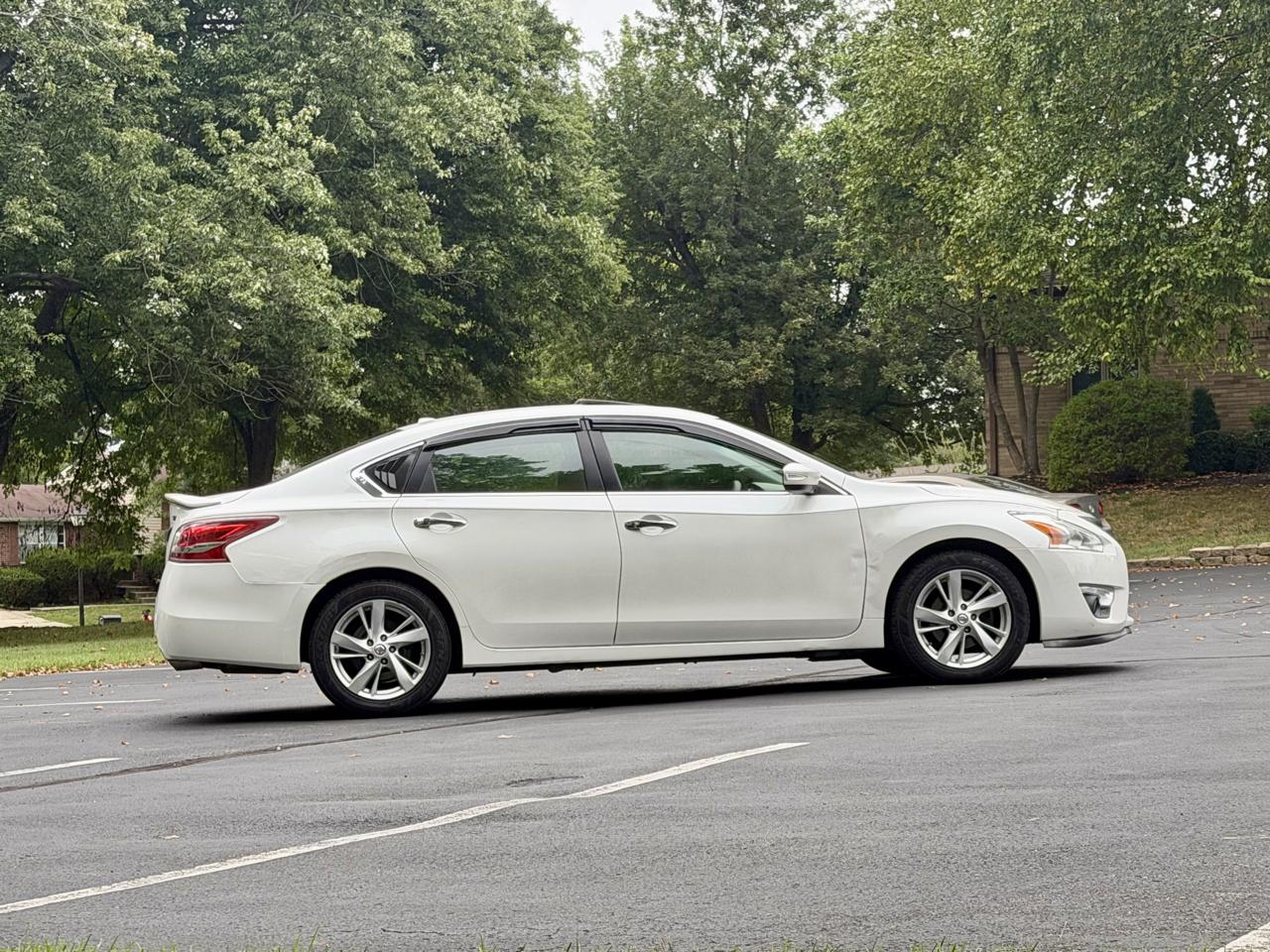 Nissan Altima 4dr Sdn I4 2.5 SV 2013