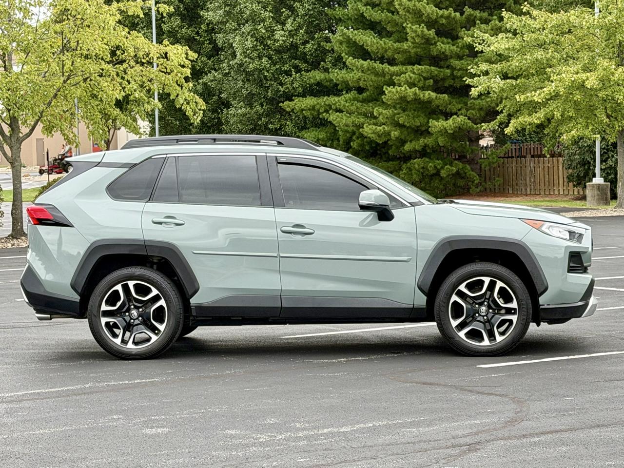 Toyota RAV4 Adventure AWD (Natl) 2019