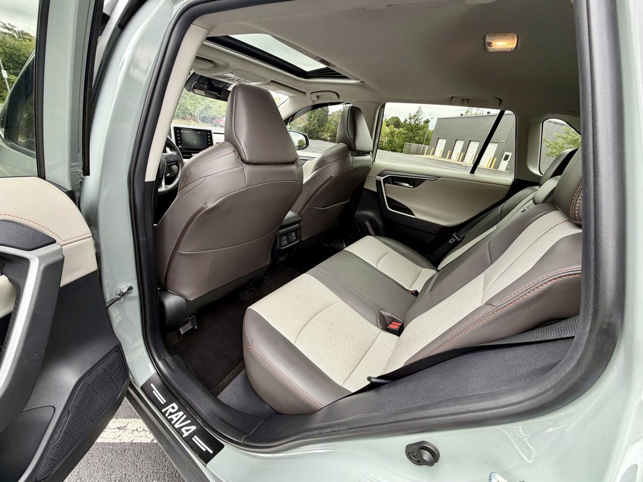 Toyota RAV4 Adventure AWD (Natl) 2019