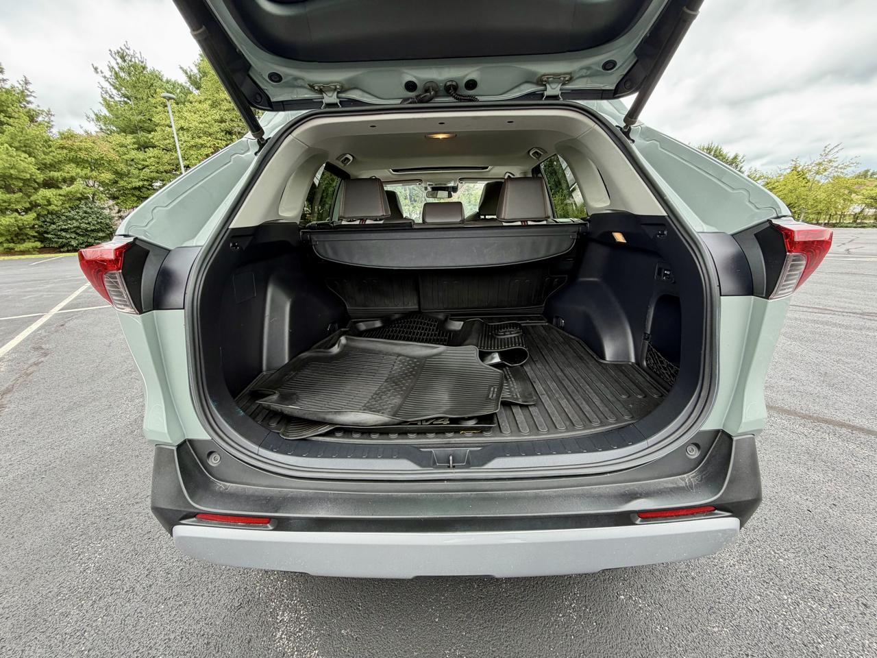 Toyota RAV4 Adventure AWD (Natl) 2019