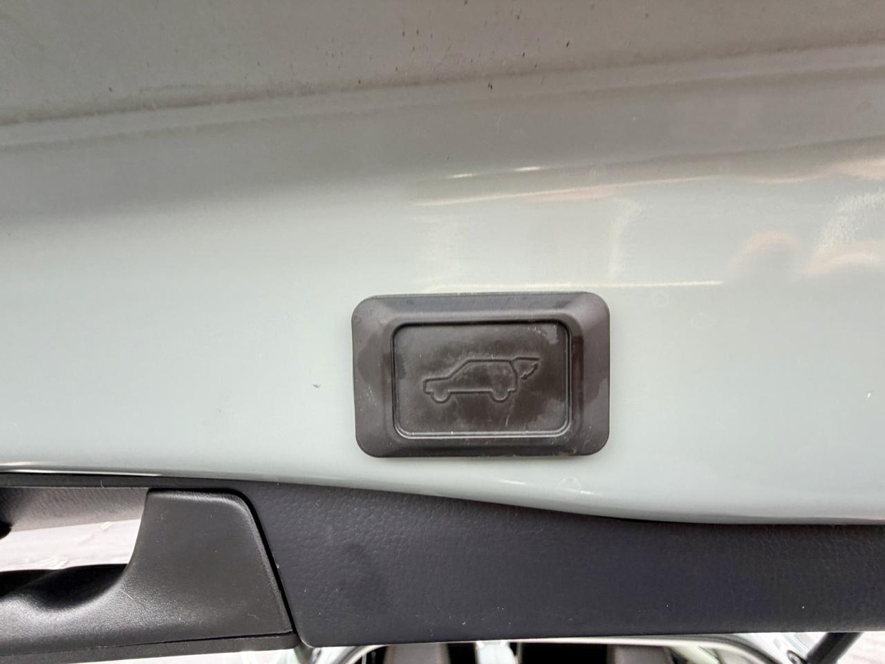Toyota RAV4 Adventure AWD (Natl) 2019