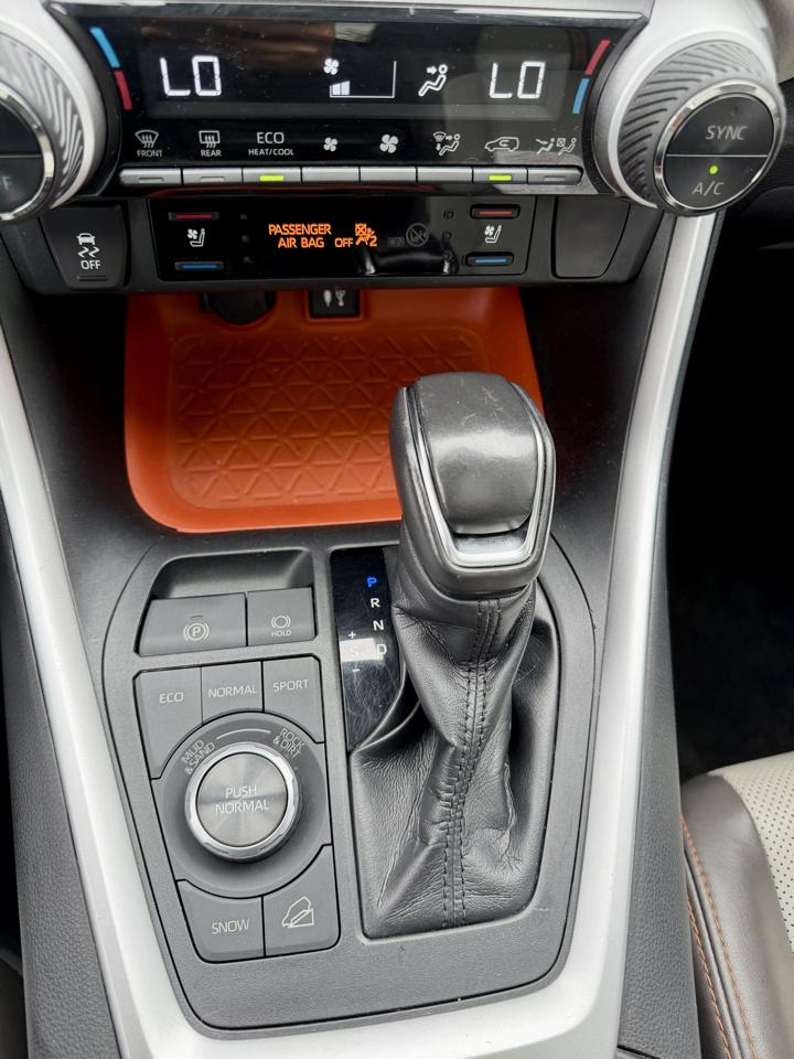 Toyota RAV4 Adventure AWD (Natl) 2019