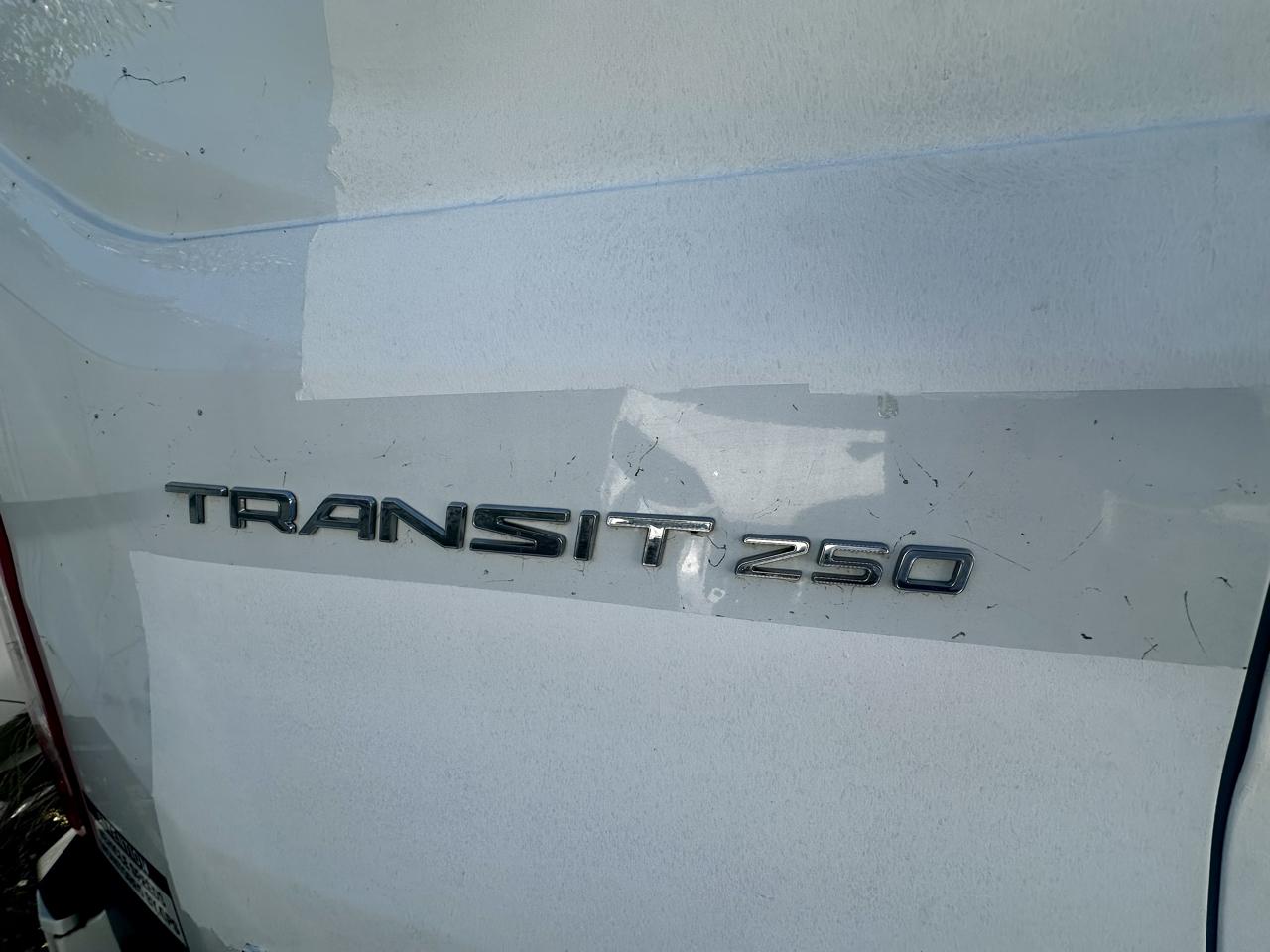 Ford Transit Van T-250 148" Med Rf 9000 GVWR Sliding RH Dr 2018