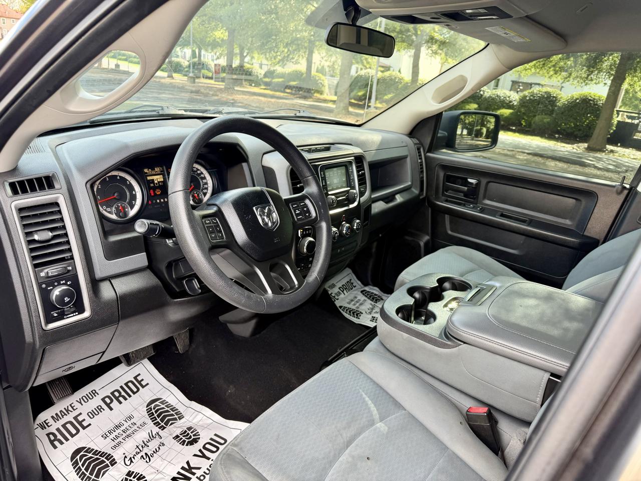 RAM 1500 Classic Express 4x4 Crew Cab 5'7" Box 2019