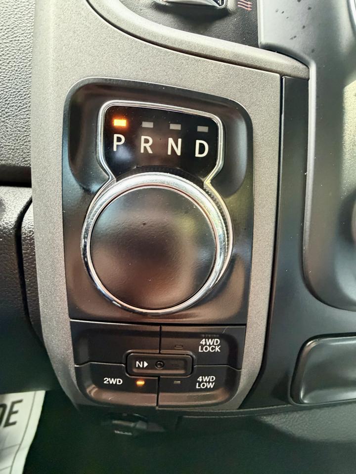 RAM 1500 Classic Express 4x4 Crew Cab 5'7" Box 2019