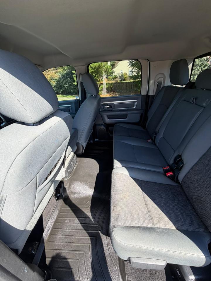 RAM 3500 4WD Mega Cab 160.5" Big Horn 2015