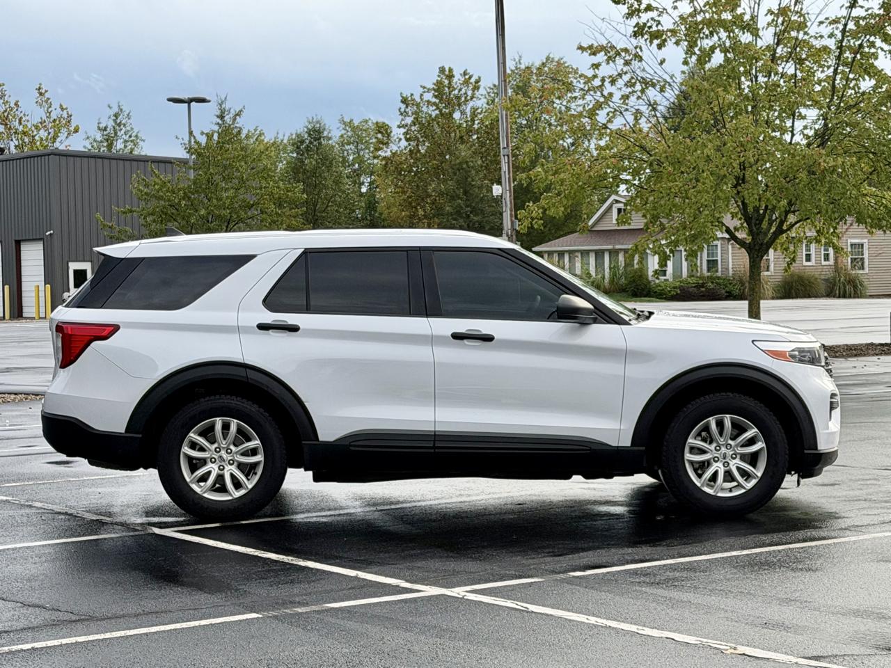 Ford Explorer Base 4WD 2021