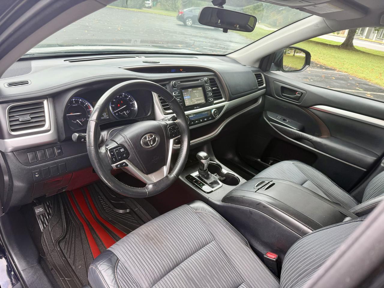 Toyota Highlander AWD 4dr V6 LE (Natl) 2015
