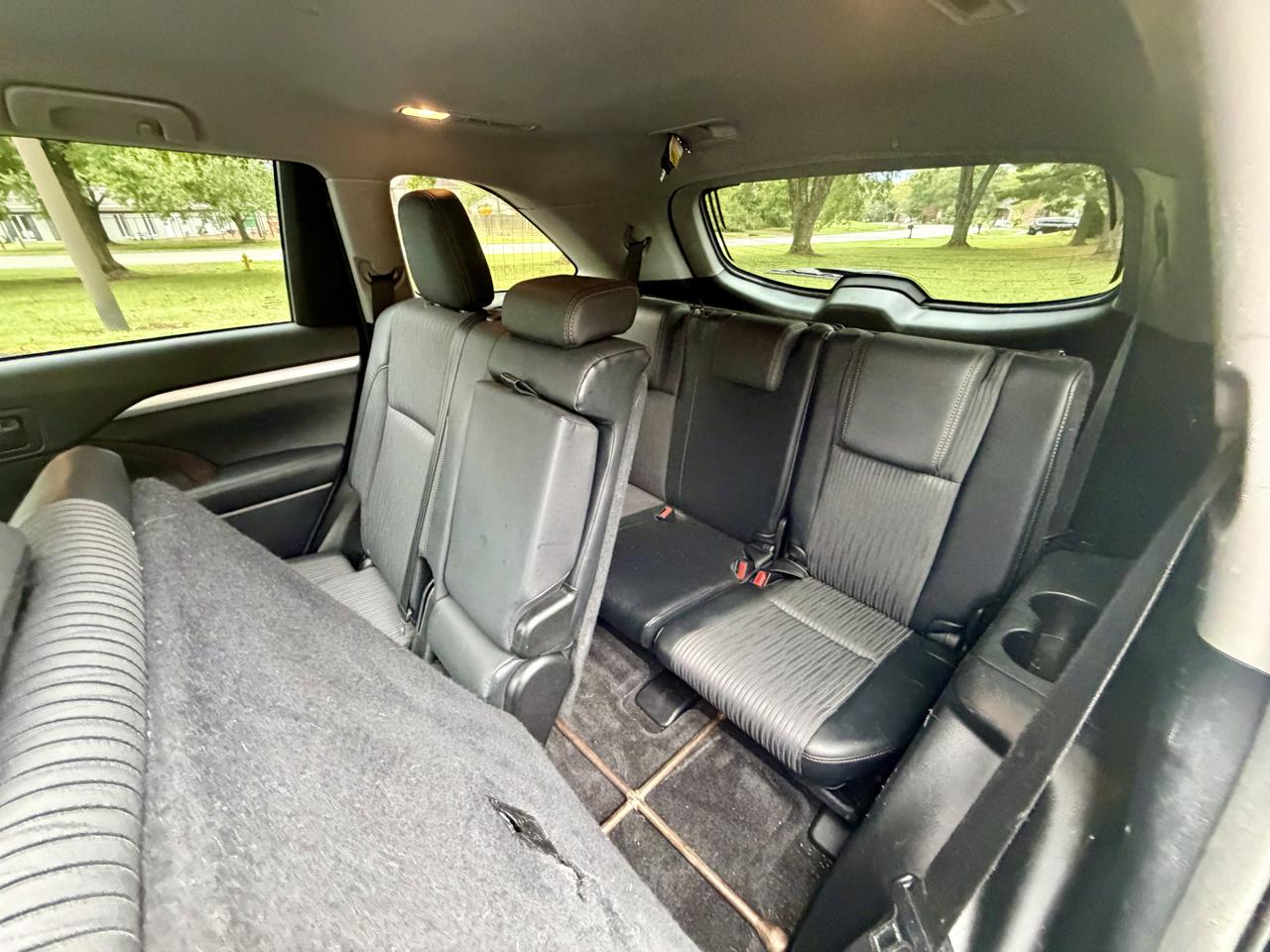 Toyota Highlander AWD 4dr V6 LE (Natl) 2015